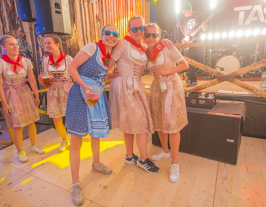 Die Cover- und Partyband "Tasty 7" spielten am Samstag.