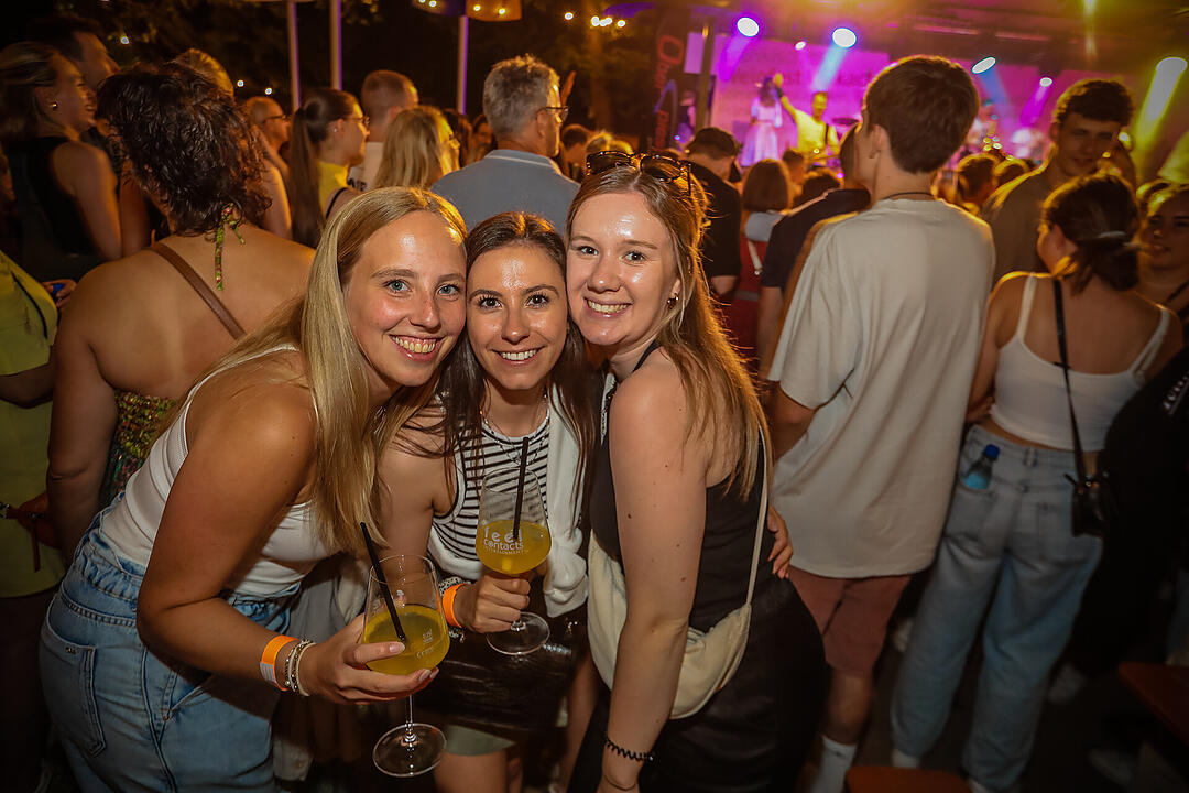 Impressionen vom größten Weinfest in Franken!