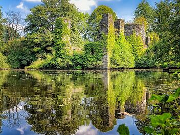 Die Burg Baldenau im Hunsrück - die einzige Wasserburg