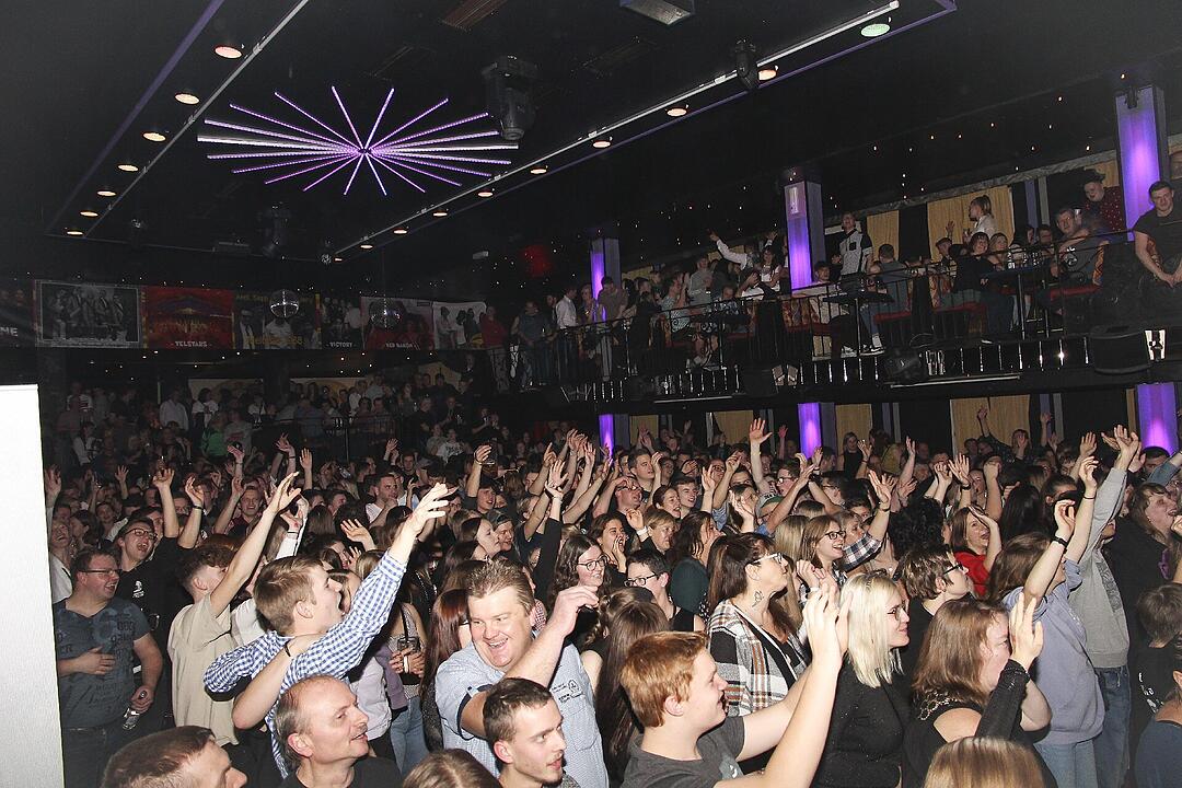 Klasse Party-Stimmung  am ersten Weihnachtsfeiertag