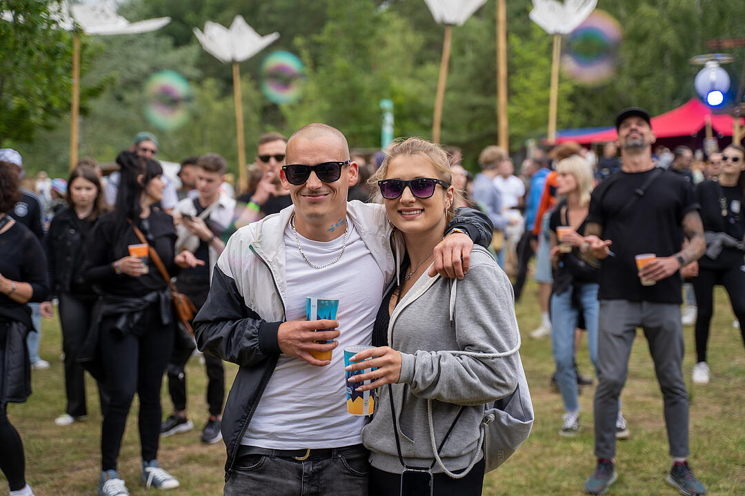 Sommer. Sonne. Tanzen. Techno. Bass!