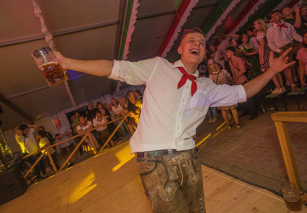 Die Cover- und Partyband "Tasty 7" spielten am Samstag.