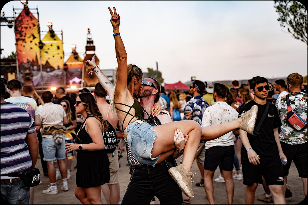 Love, Fire & Electronic Beats!