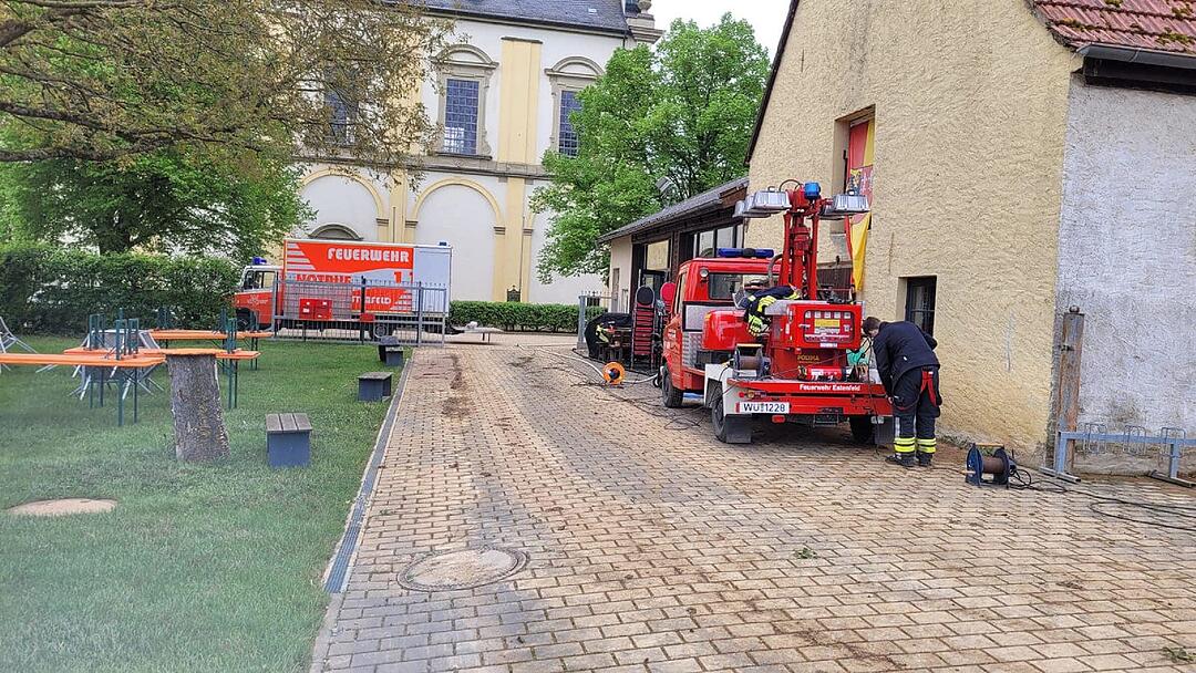 Feuerwehr Estenfeld hilft Familie von verstorbenem Kameraden