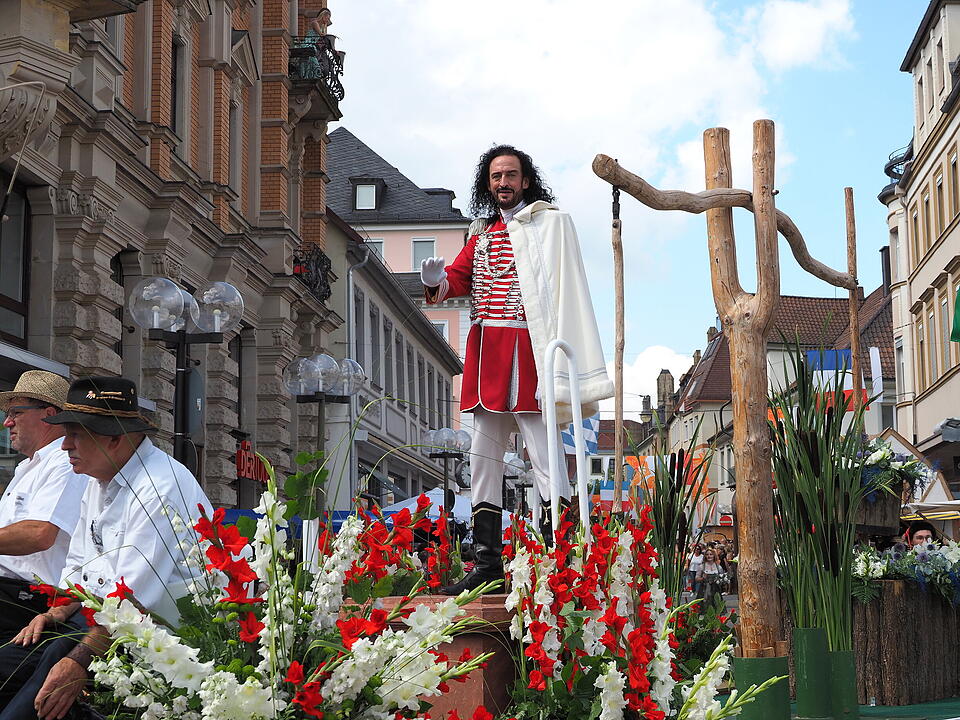 Großer historischer Festzug durch Bad Kissingen!
