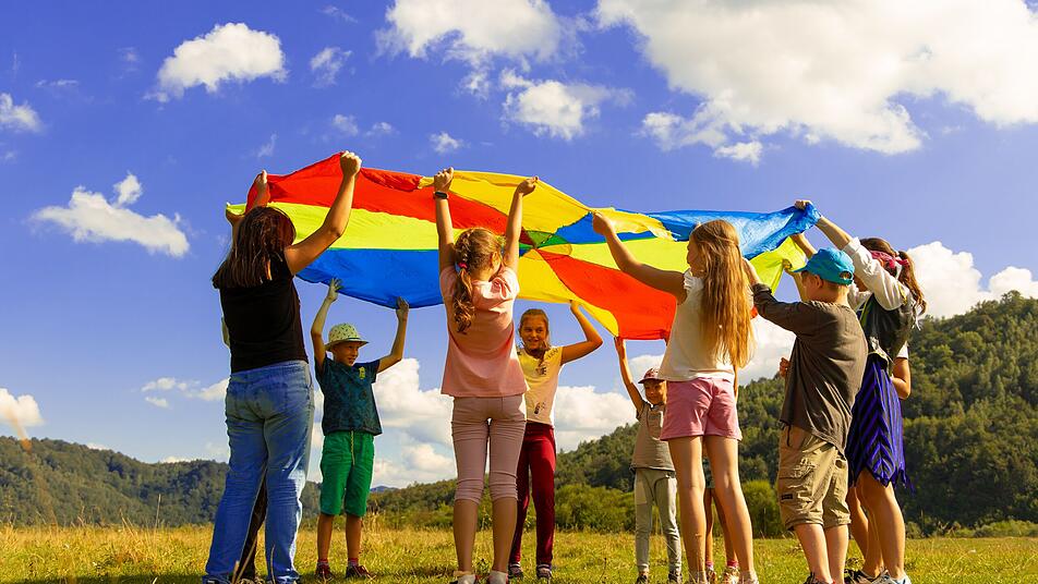 Gemeinsam machen die Ferien gleich viel mehr Spaß.