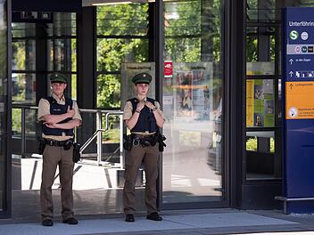 Im Juni 2017 wird im S-Bahnhof Unterföhring eine Polizistin lebensgefährlich verletzt. Foto: Sven Hoppe/dpa