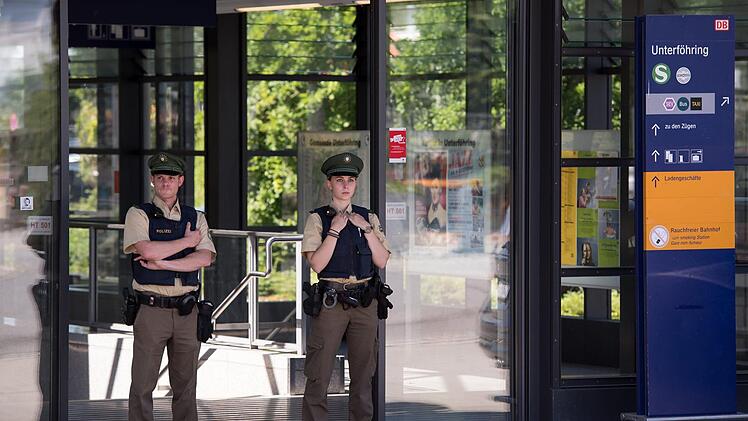 Im Juni 2017 wird im S-Bahnhof Unterföhring eine Polizistin lebensgefährlich verletzt. Foto: Sven Hoppe/dpa