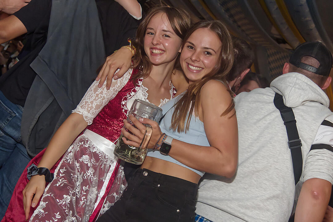 Beste Stimmung beim zweitgrößten Volksfest Bayerns