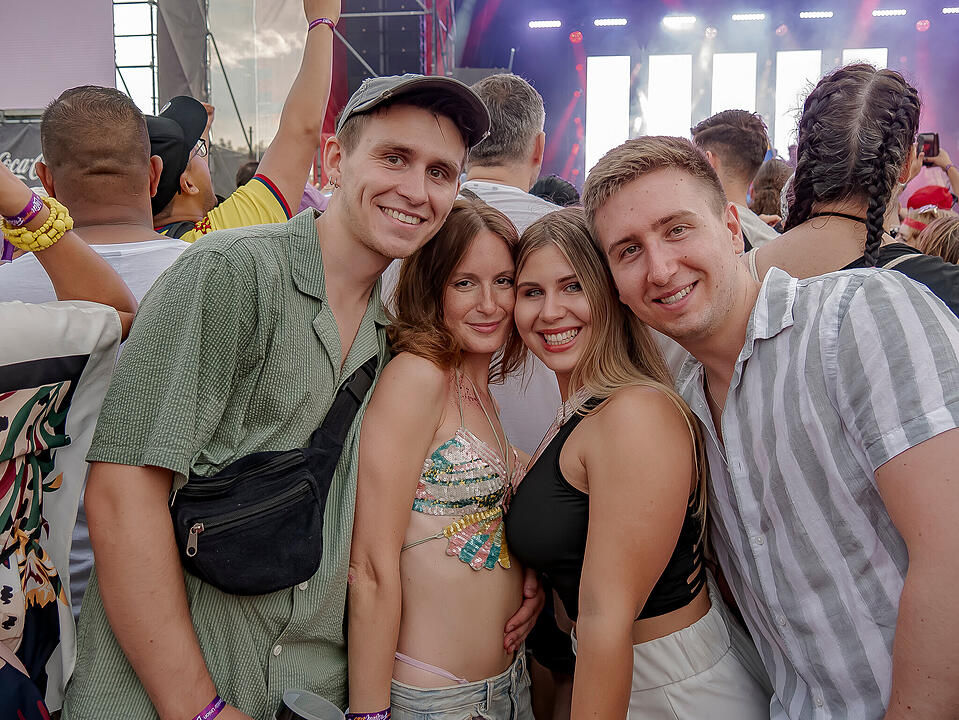 Mit internationalen und nationalen Live-Acts!