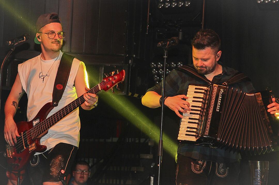 Heavy Volxmusic im Tanzcenter