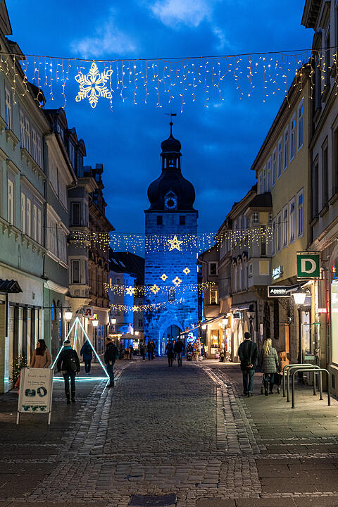 Die Innenstadt wird wunderschön erleuchtet.