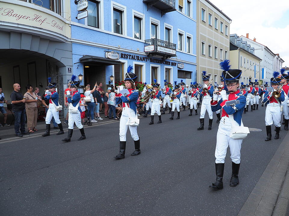 Großer historischer Festzug durch Bad Kissingen!