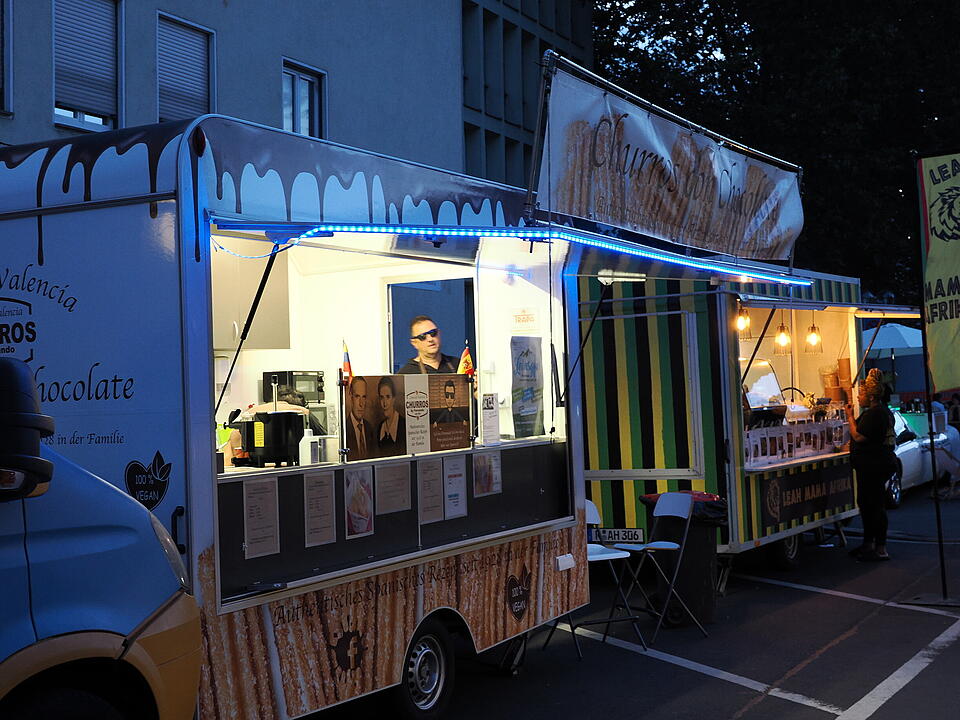 Burger, BBQ und Spezialitäten aus verschiedenen Ländern!