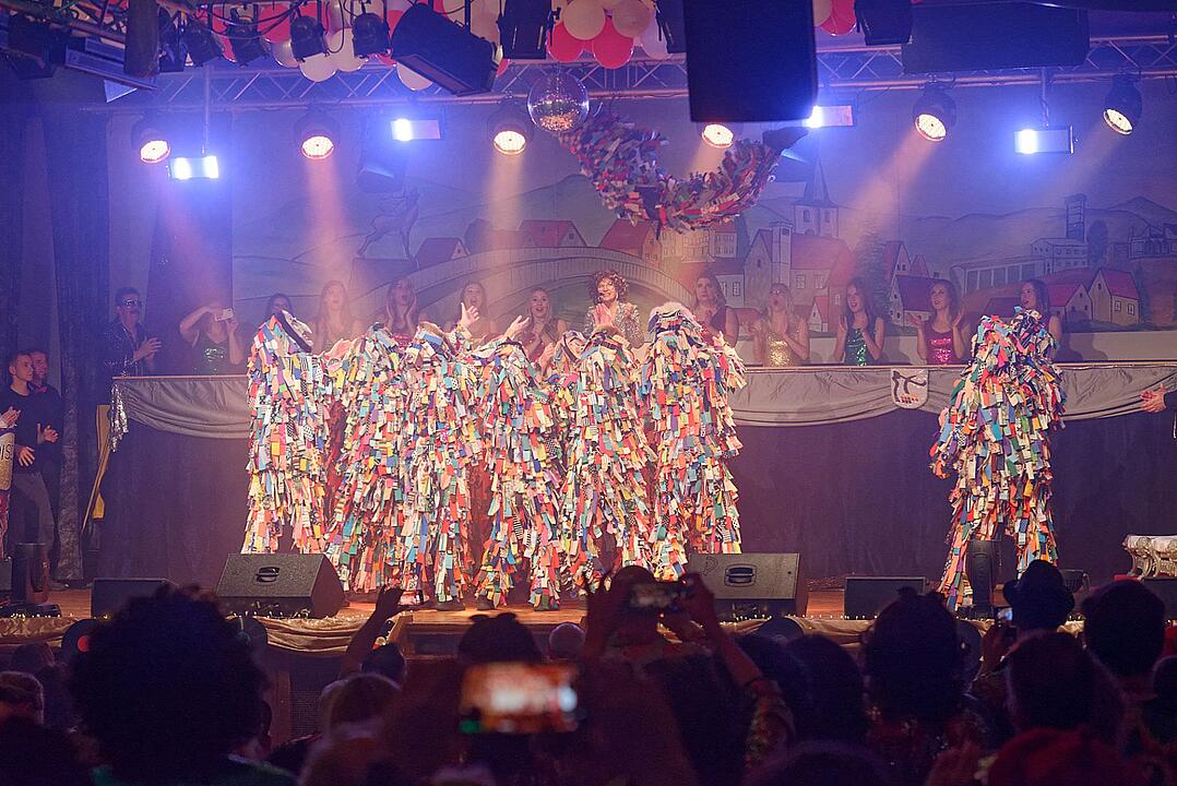 Motto: "Licht aus! Spot an! 70er Disco"