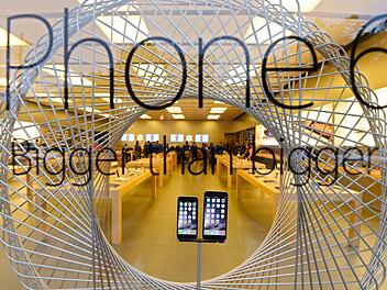 Die neue iPhones wurden am ersten Wochenende 10 Millionen Mal verkauft. Allerdings macht die neue Version des Betriebssystems Probleme. Foto: Larry W. Smith, dpa
