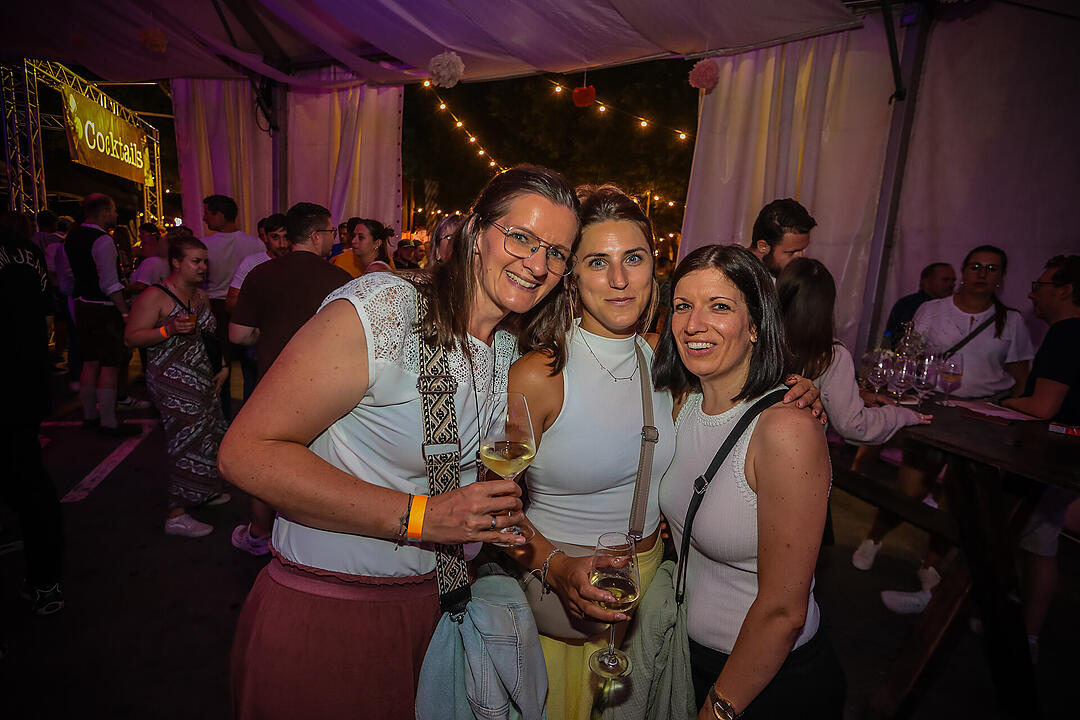 Impressionen vom größten Weinfest in Franken!