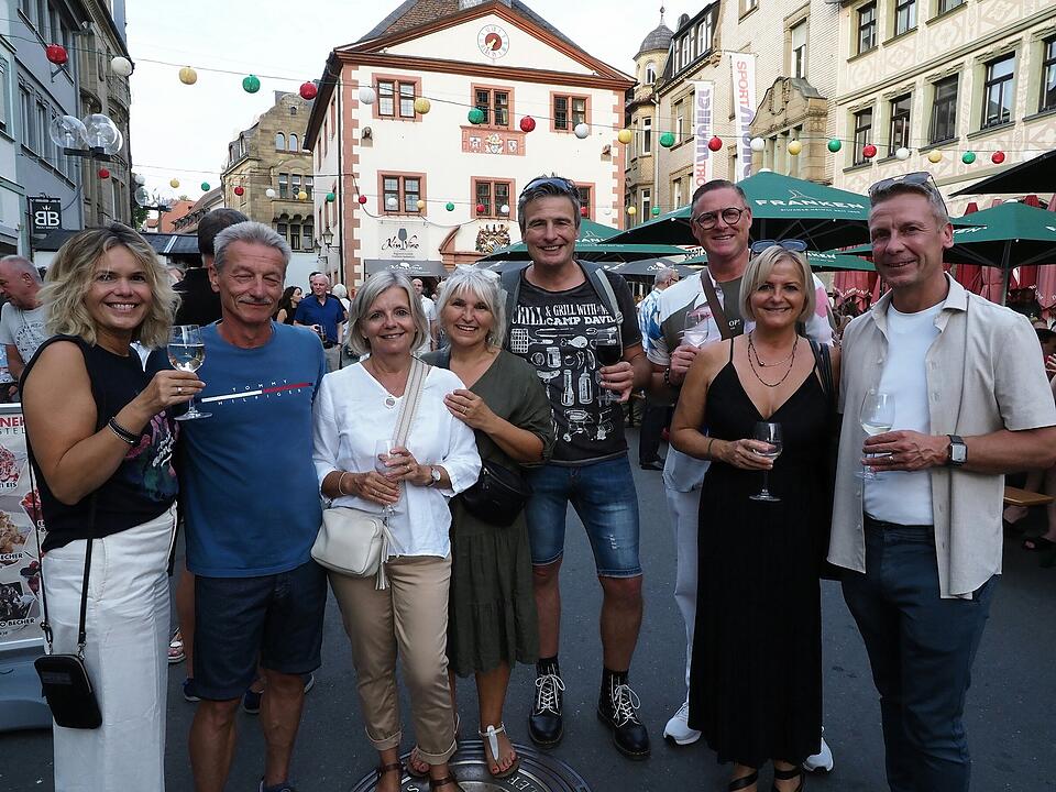Authentische Saaletal-Weine, Spitzen-Bands und kulinarische Köstlichkeiten.