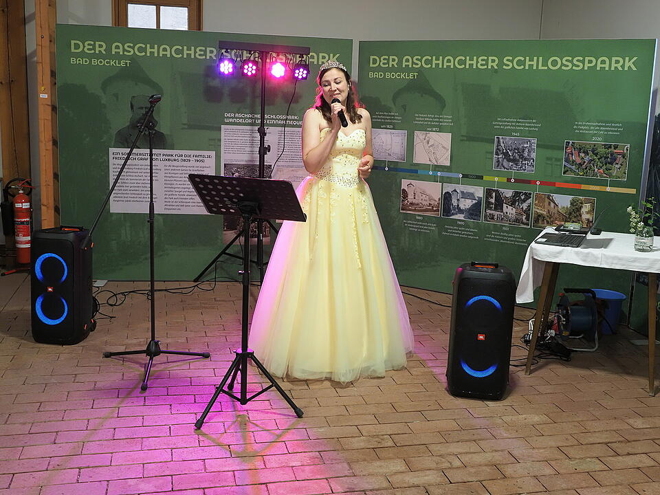 Themenführungen, Kreativangebote und Live-Musik