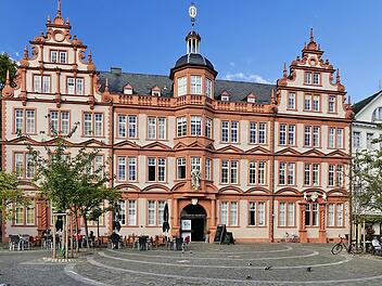 Im Gutenberg-Museum kann man unterschiedliche Ausstellungen bewundern.