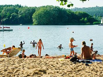 Badespaß am Brombachsee  Foto: FrankenTourismus/NFS/Hub