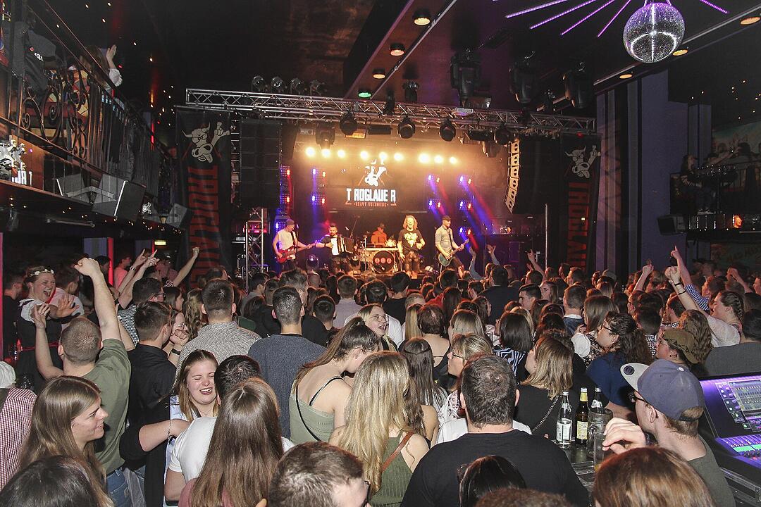 Heavy Volxmusic im Tanzcenter