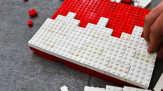 Der Frankenrechen in dänischem Plastik: Gewinnen Sie Eintrittskarten ins Legoland. Foto: Barbara Herbst