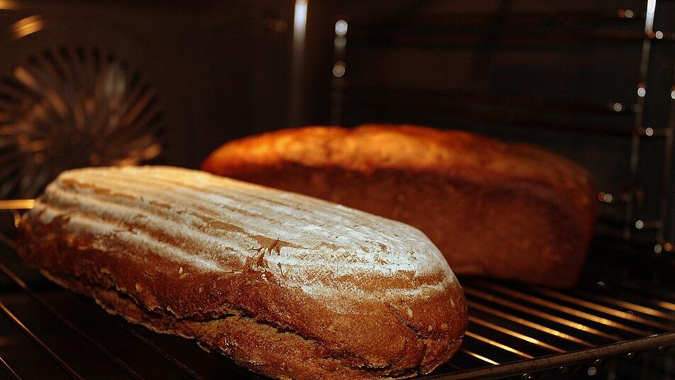 Saftiges Zucchini-Brot aus dem Ofen.