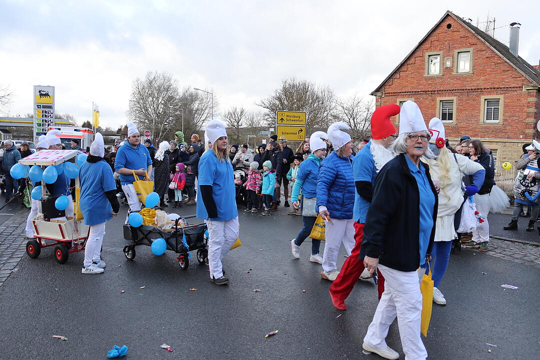Die Hauptstrasse wurde zur Partymeile