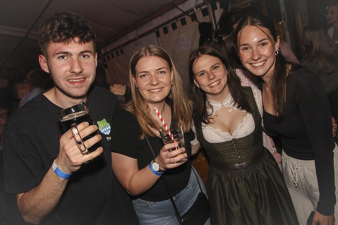 Mit der Partyband "Popnach8"!