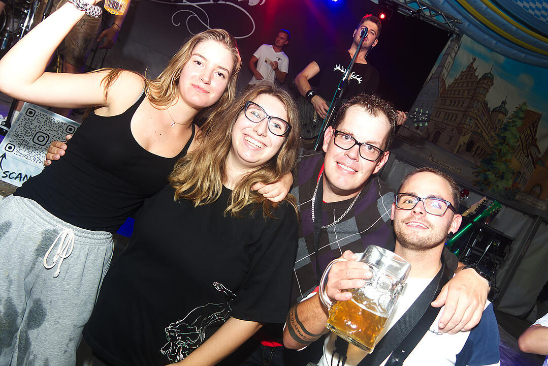 Beste Stimmung beim zweitgrößten Volksfest Bayerns