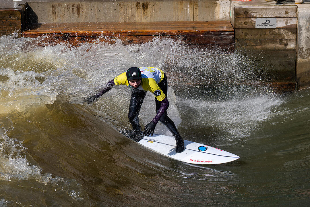Die Surferwelle mitten in Nürnberg