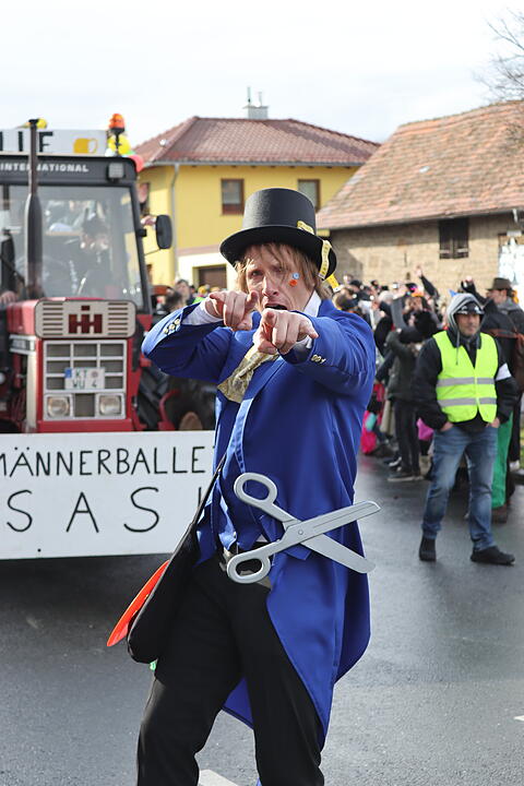 Die Hauptstrasse wurde zur Partymeile