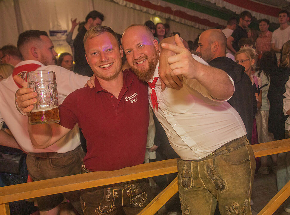 Die Cover- und Partyband "Tasty 7" spielten am Samstag.