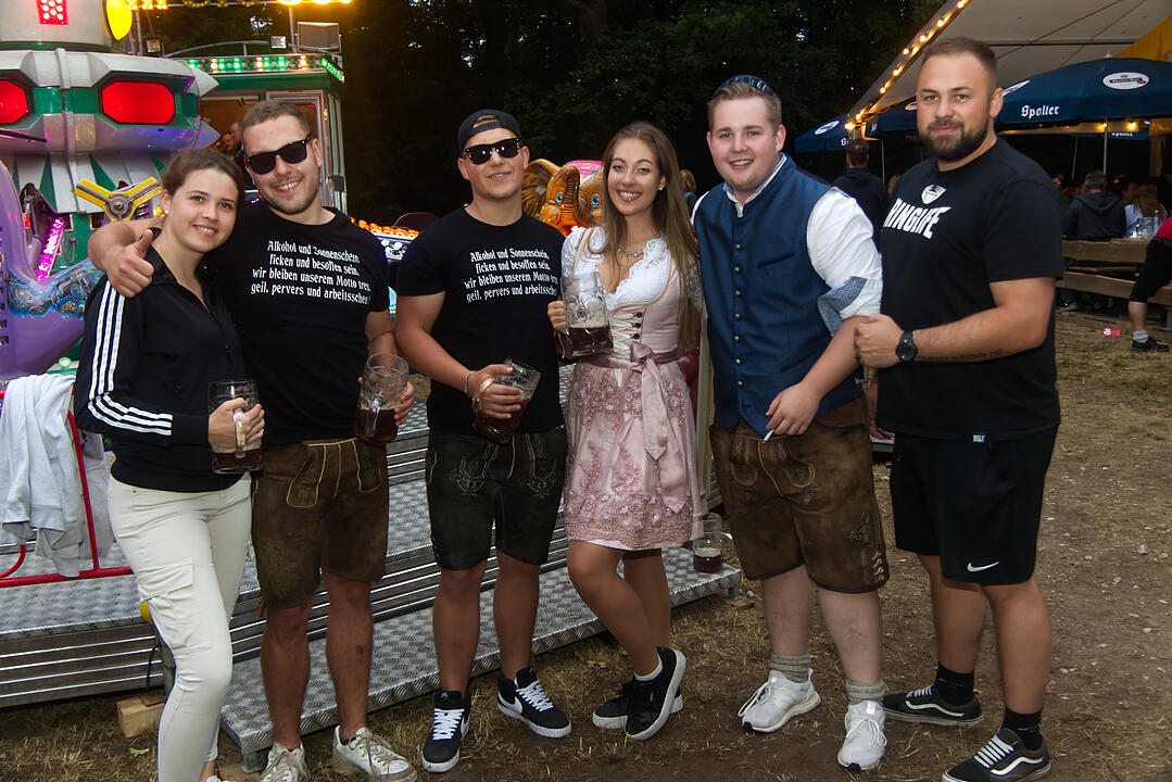 Die Partyband "Die Stodlrocker" spielten am Freitag zum Auftakt.
