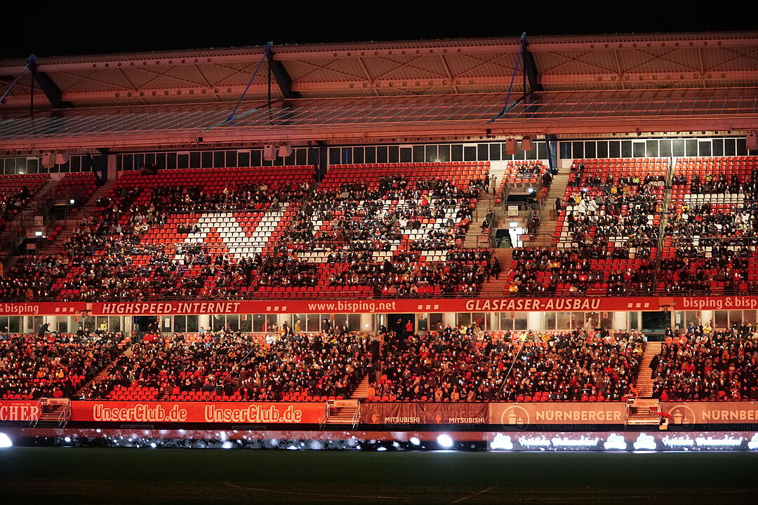 Endlich wieder: Impressionen vom Große Nürnberger Adventssingen 2022 im Max-Morlock-Stadion