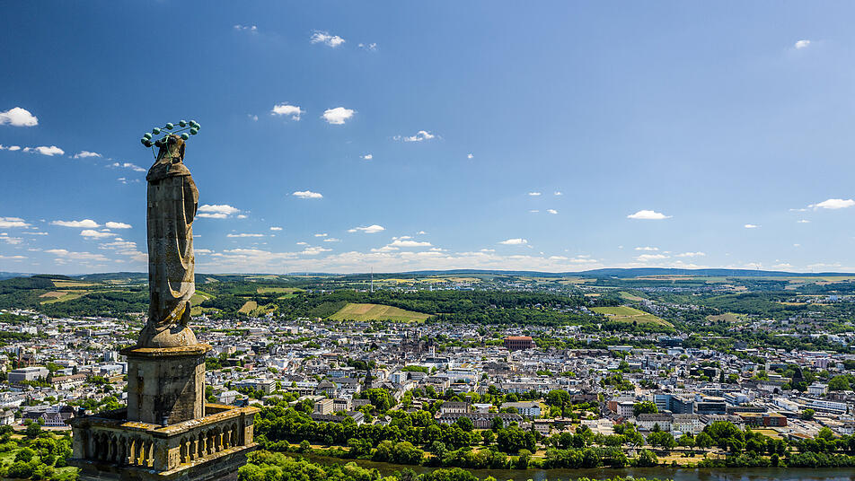 Einen wundervollen Panoramablick entschädigt für die Wanderung auf der Trierer Himmelsleiter.