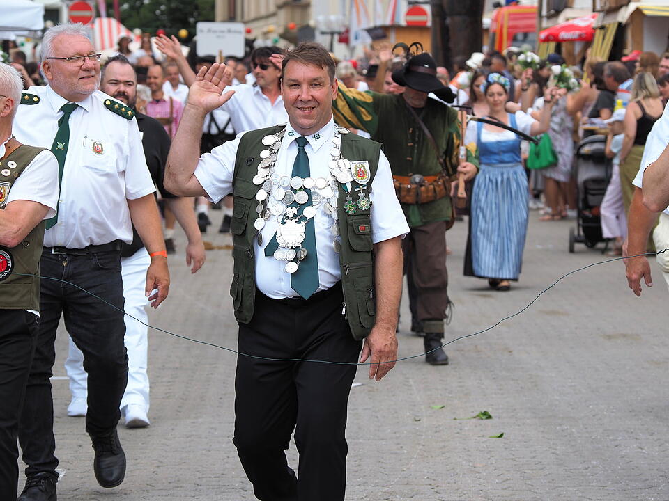 Großer historischer Festzug durch Bad Kissingen!