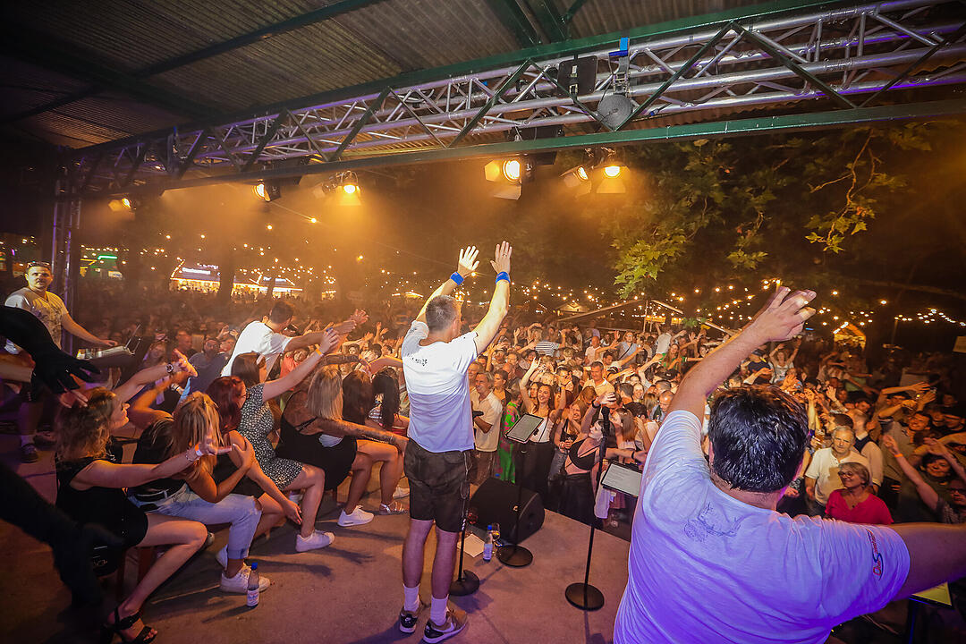 Impressionen vom größten Weinfest in Franken!