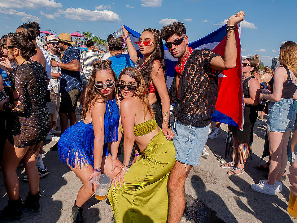 Mit internationalen und nationalen Live-Acts!