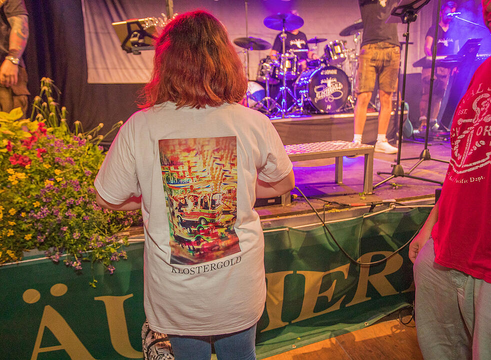 Am Samstagabend spielte die Band "Klostergold".
