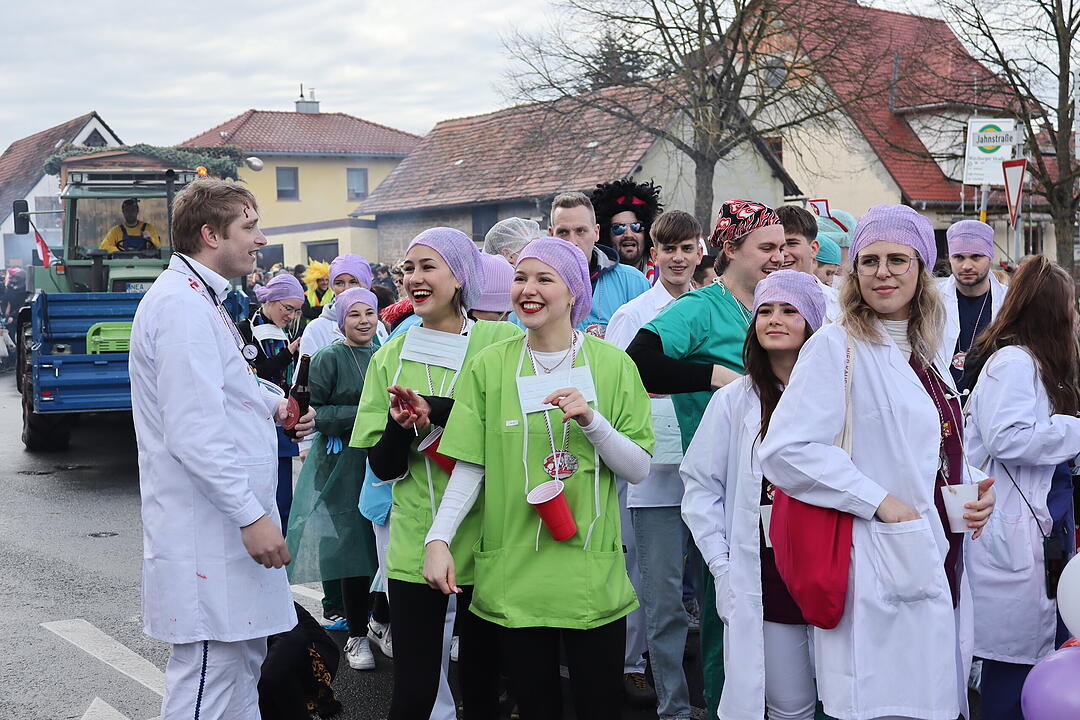 Die Hauptstrasse wurde zur Partymeile