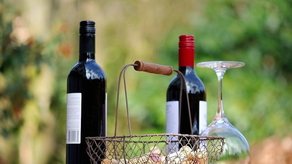 Wein ist immer ein gern gesehenes Mitbringsel.