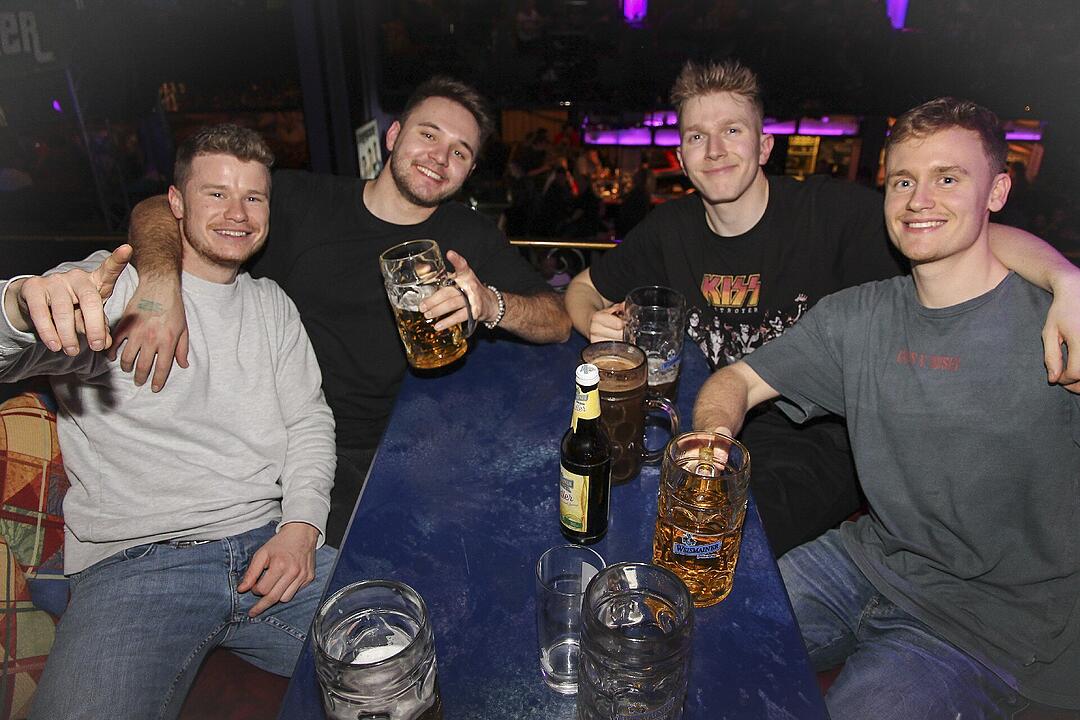 Klasse Party-Stimmung  am ersten Weihnachtsfeiertag