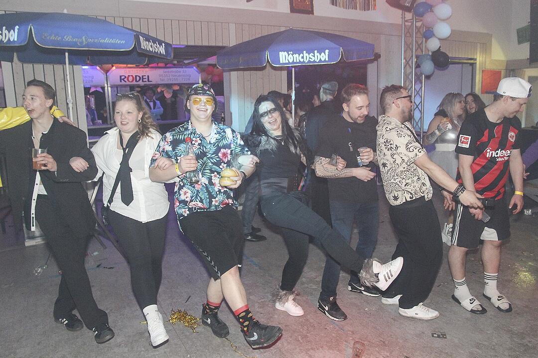 Beste Stimmung beim Kupferberger Blütenfasching!