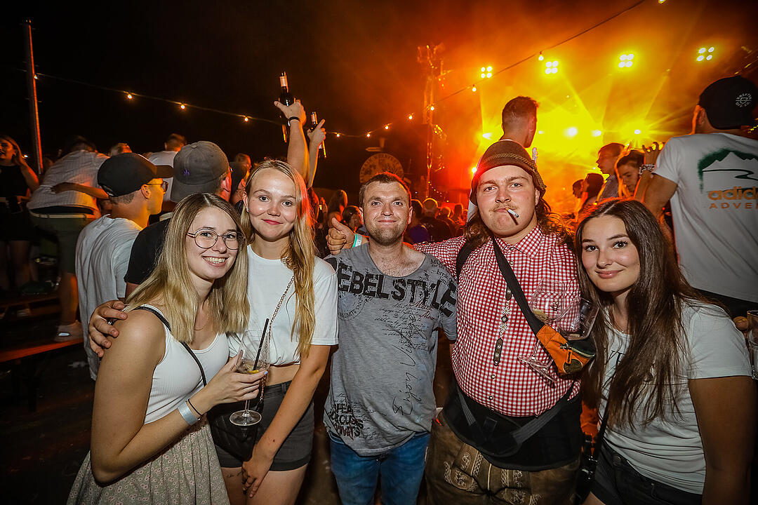 Erstklassige Stimmung mit den Almrockern!