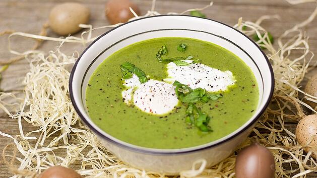 Cremige Grünkohl-Suppe: So lecker, wie der Name klingt.