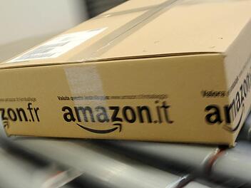 Amazon erhöht die Lieferkosten für Pantry-Produkte - Lebensmittel, Drogierie- und Büroartikel. Foto: Henning Kaiser/dpa