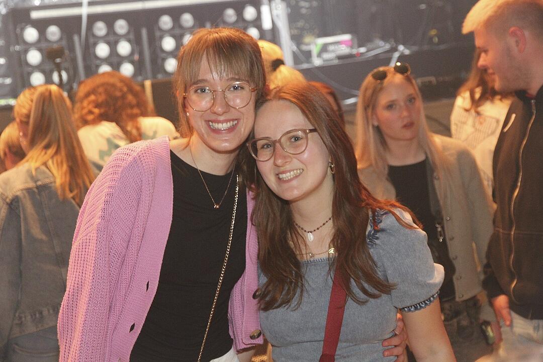 Max Giesinger live in Bayreuth.
