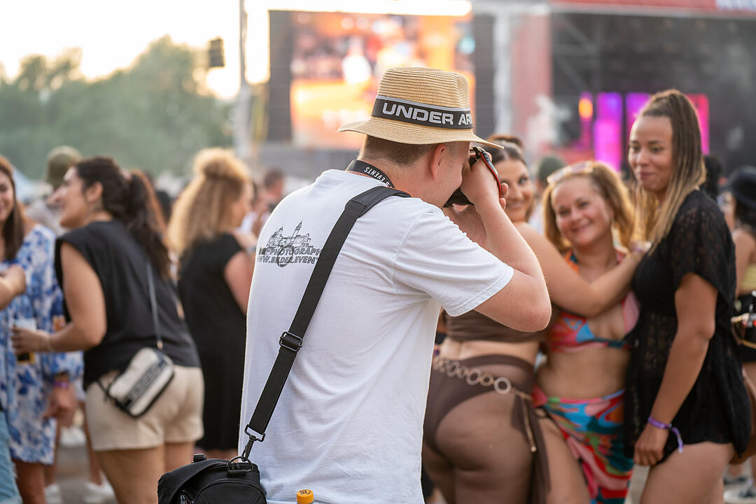Mit vielen internationalen und nationalen Live-Acts!